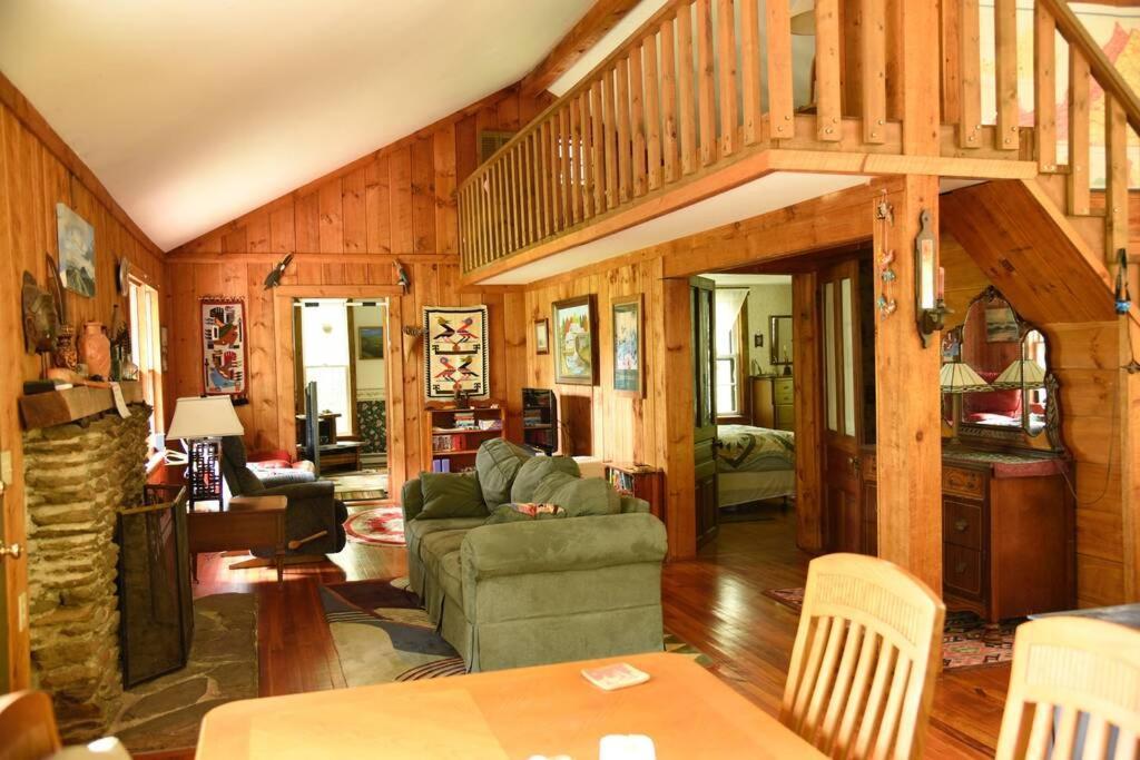 Fox Trot Cabin Meadows of Dan ภายนอก รูปภาพ